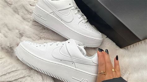 Nike Air Force 1 Platform White Sole